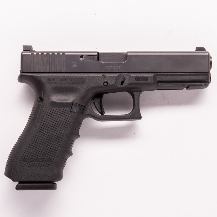 USED GLOCK G17 Gen 4 9MM, 4.49in. Barrel, 17rd, Good To Very-Good - Black [MPN: G174U3]