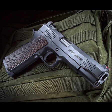 Nighthawk War Hawk .45 ACP 5? Barrel, Nighthawk Everlast Recoil System, Tri-cut Slide Top, Fiber Opt